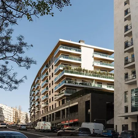 Galera - 2 Bedrooms, Pool And Gym In Lapa Лиссабон